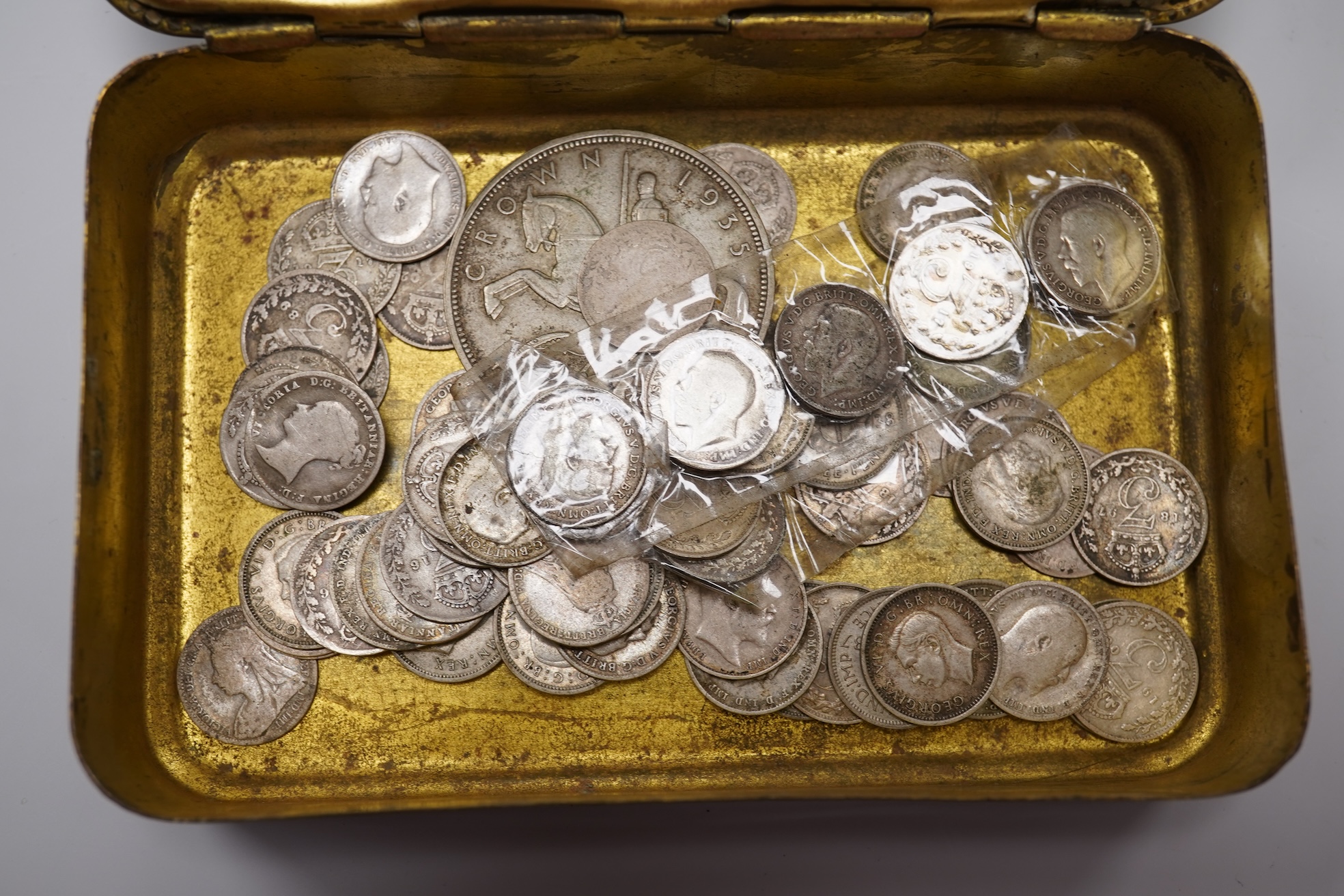 A small group of British coinage to include a 1936 Maundy set, together with two Foresters medals, one silver